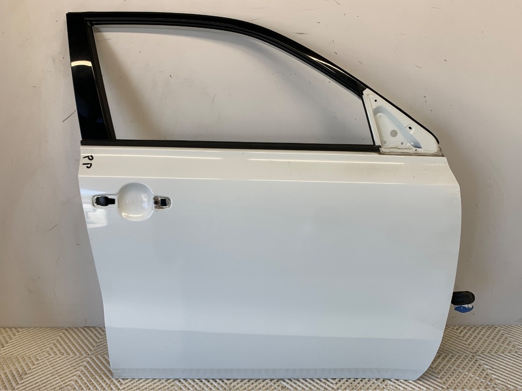 [STARK-911987] Puerta delantera derecha SUZUKI VITARA (LY) 2015-2022 1.6 (APK 416) 88 kW
