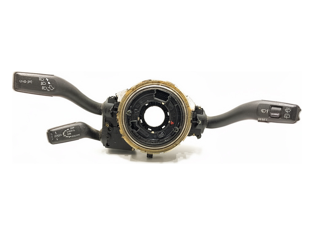 [STARK-927977] Combinado de luces AUDI A4 B7 Avant (8ED) 2.0 TDI 140 CV 2004-2008