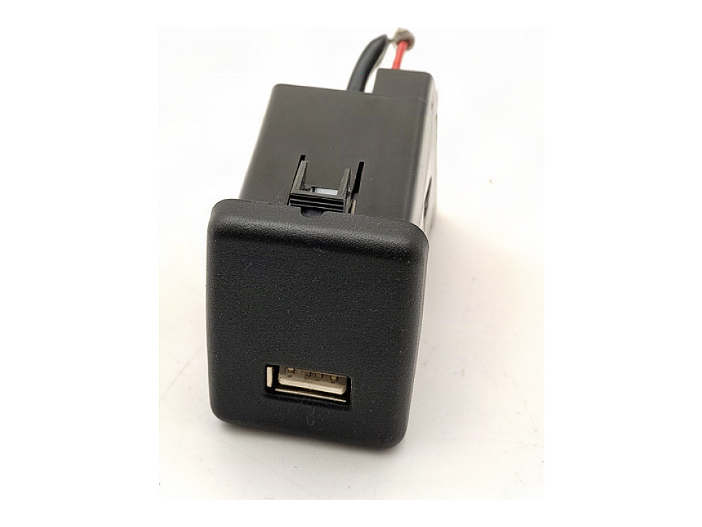 [STARK-936688] Puerto USB Opel Zafira Tourer C (P12) 2.0 CDTi 96 kW 2011-2022