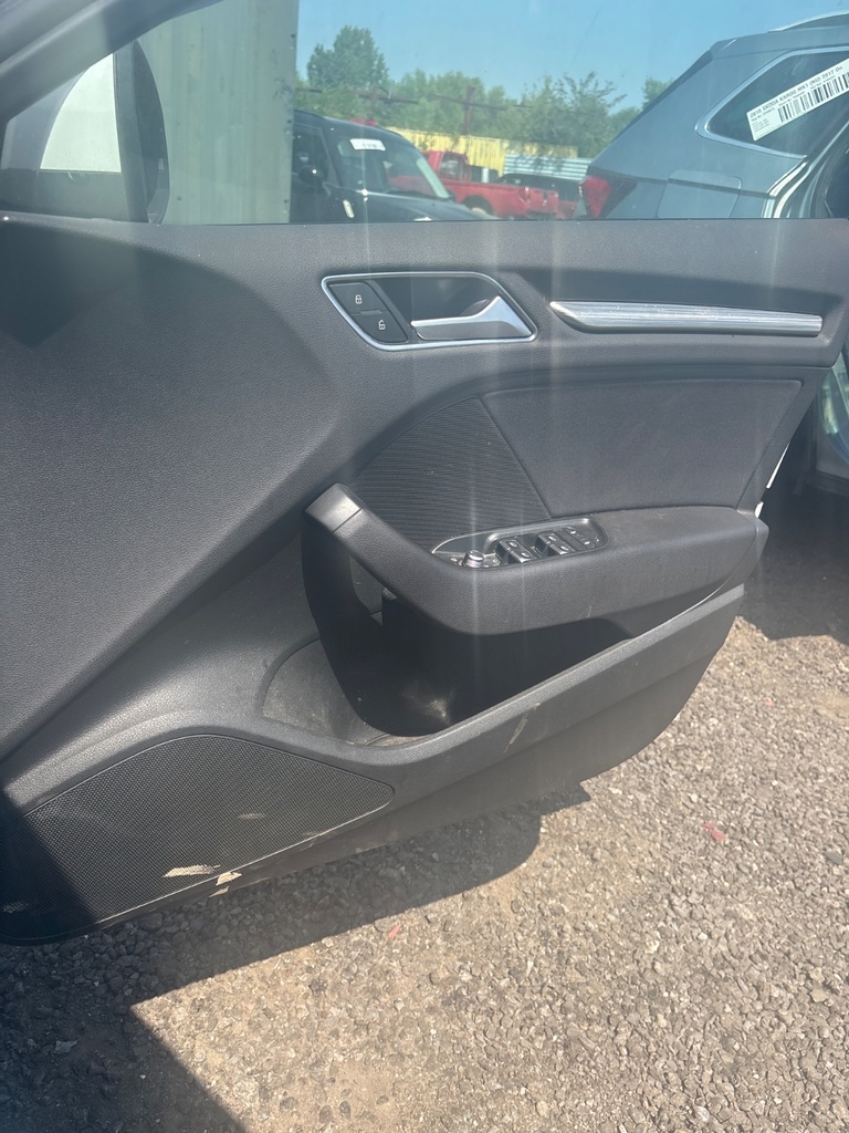 [MTD-530247] Tirador puerta delantera interior derecha Audi A3 8VA