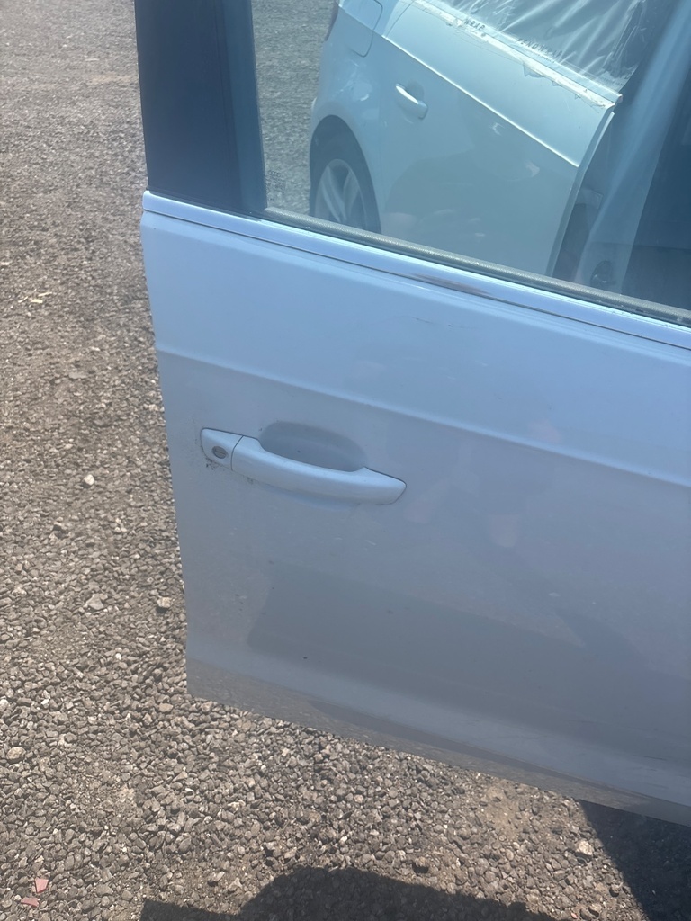 [MTD-530248] Tirador puerta delantera exterior derecha Audi A3 8VA