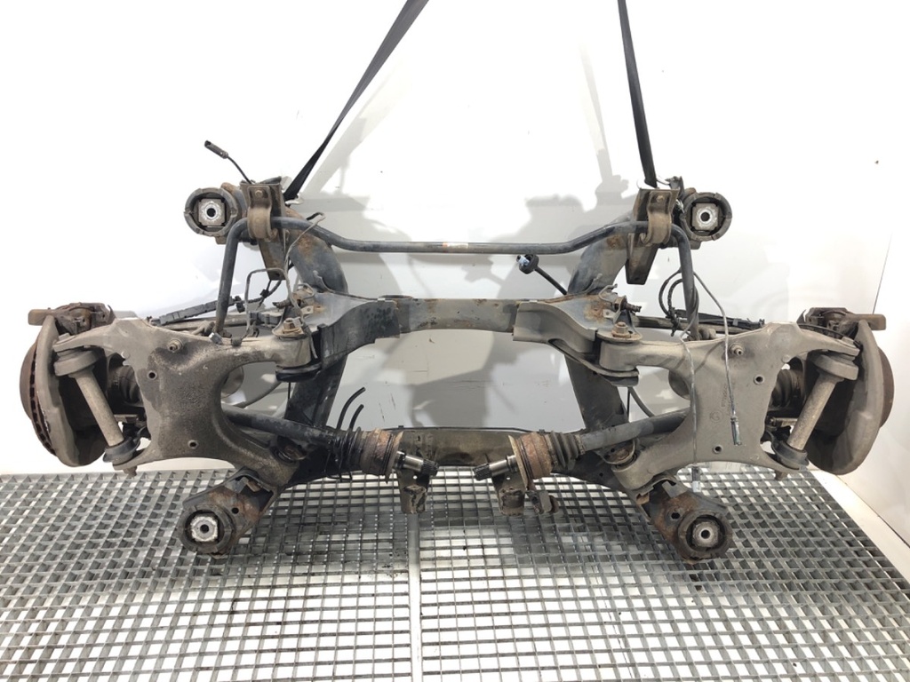 [STARK-825883] Viga trasera BMW X6 (F16, F86) 2014-2019
