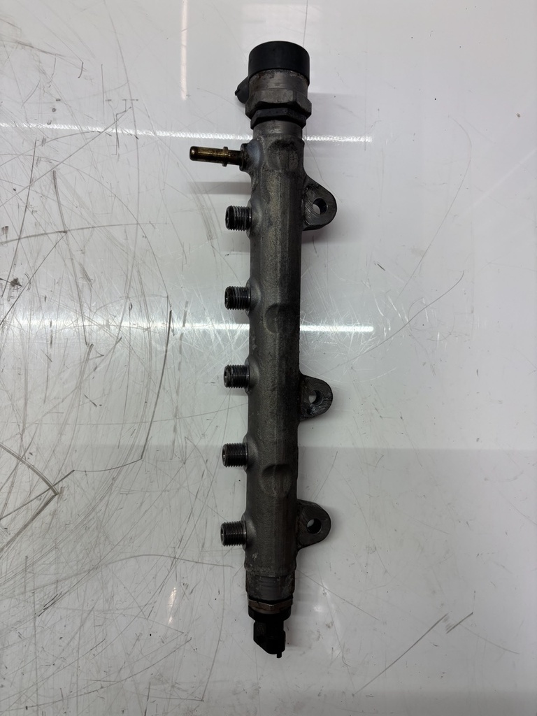 [MTD-457855] Tubo de raíl Para Renault Trafic II 2.0 dCi M9R782 M9R 8200842432