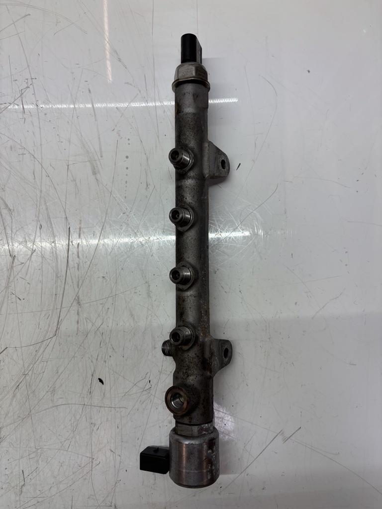 [MTD-460165] Tubo de raíl Para Mercedes C-Klasse W205 2.2 C250 BlueTEC OM651.921