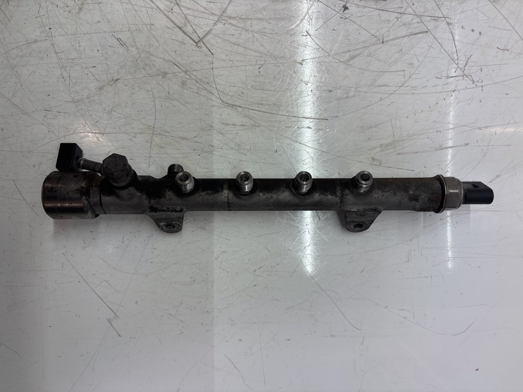 [MTD-463175] Tubo de raíl para Mercedes Sprinter B906 2.2 CDI OM651.955