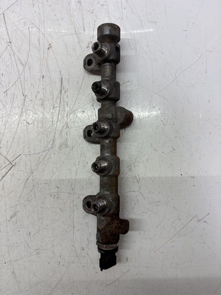[MTD-464485] Tubo de raíl para Renault Trafic II 2.0 dCi M9R786 M9R 8200954113
