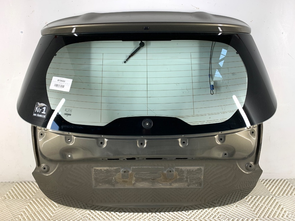 [STARK-873432] Portón trasero Toyota Yaris (_P21_, _PA1_, _PH1_) 2020-
