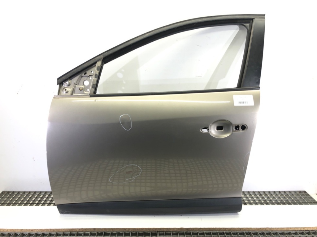 [STARK-546018] Puerta delantera izquierda Renault Megane III liftback 2008-2022