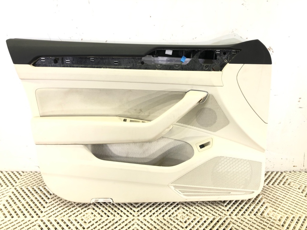 [STARK-671296] Panel de puerta delantero izquierdo VW Passat B8 (3G2, CB2) 2014-2022
