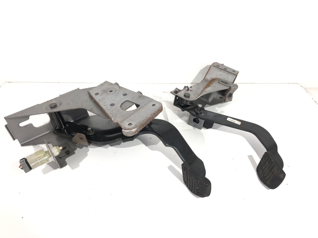 [STARK-715106] Pedales OPEL ANTARA A (L07) 2.0 CDTI 4x4 110 kW 2006-2011
