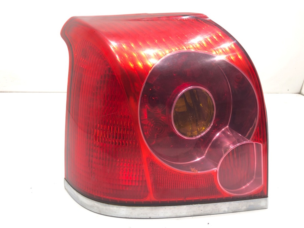 [STARK-753409] Piloto trasero izquierdo Toyota Avensis sedán (_T25_) 2003-2008