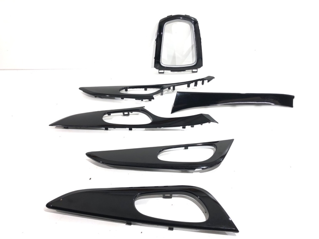 [STARK-777742] Moldura decorativa Nissan Qashqai II (J11) 2013-2022 1.2 DIG-T 85 kW