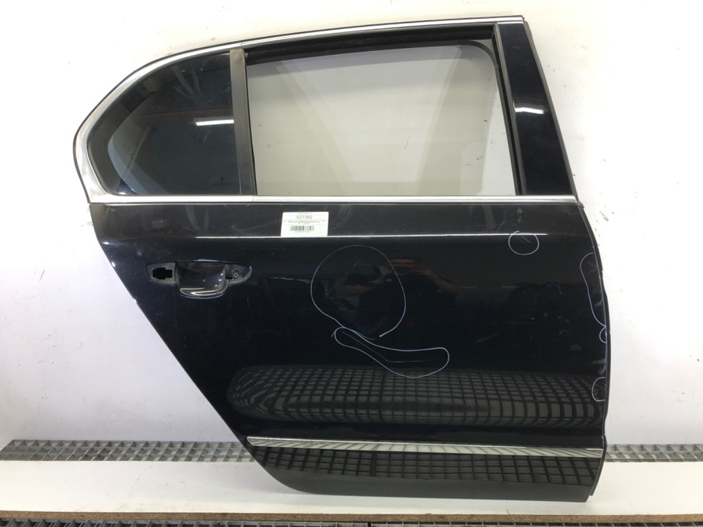 [STARK-527382] Puerta trasera derecha SKODA SUPERB II (3T4) 2.0 TDI 125 kW 2008-2015