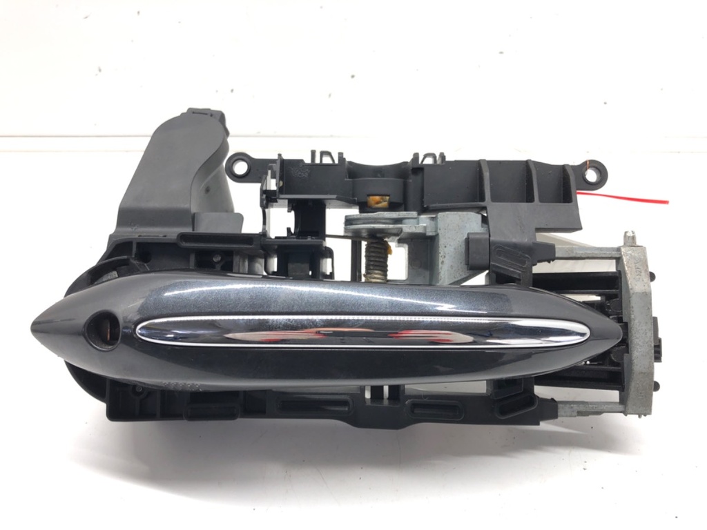 [STARK-570421] Maneta exterior delantera izquierda BMW Serie 7 (F01, F02, F03, F04) 2008-2015