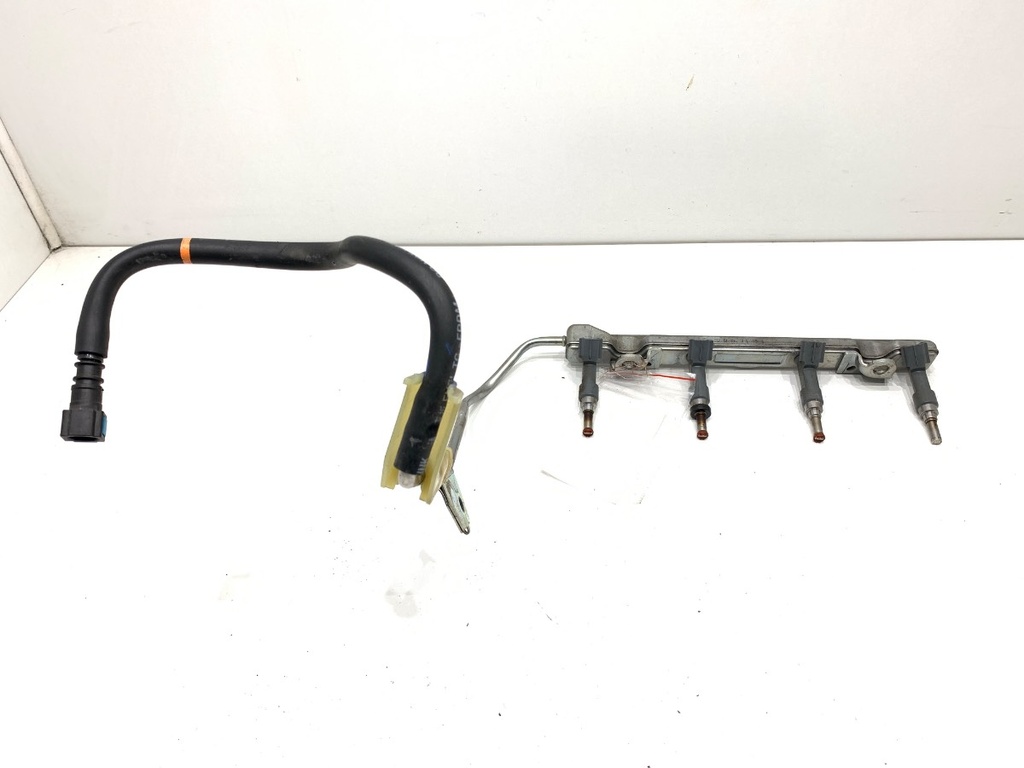 [STARK-797997] Riel de combustible Toyota Corolla Sedan (_E21_) 1.8 VVTi Hybrid 2019-2022