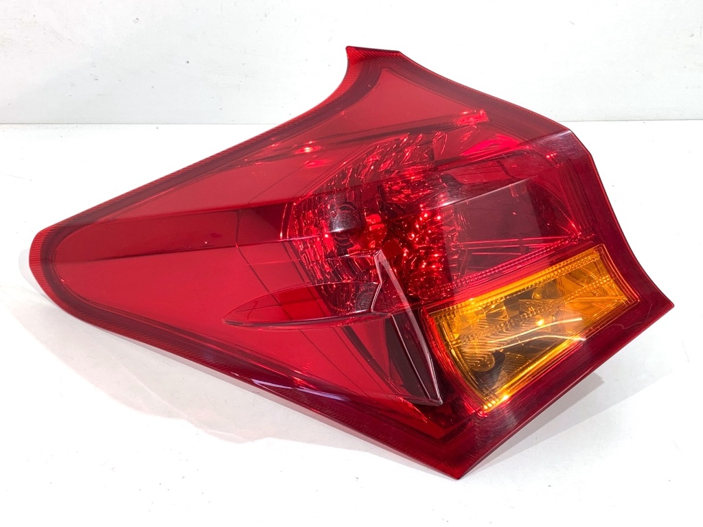 [STARK-845191] Luz trasera izquierda Toyota Auris (_E18_) 2012-2018