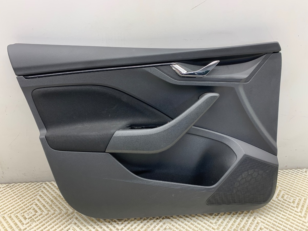 [STARK-851233] Panel de puerta delantero izquierdo SKODA SCALA (NW1) 2019-2022