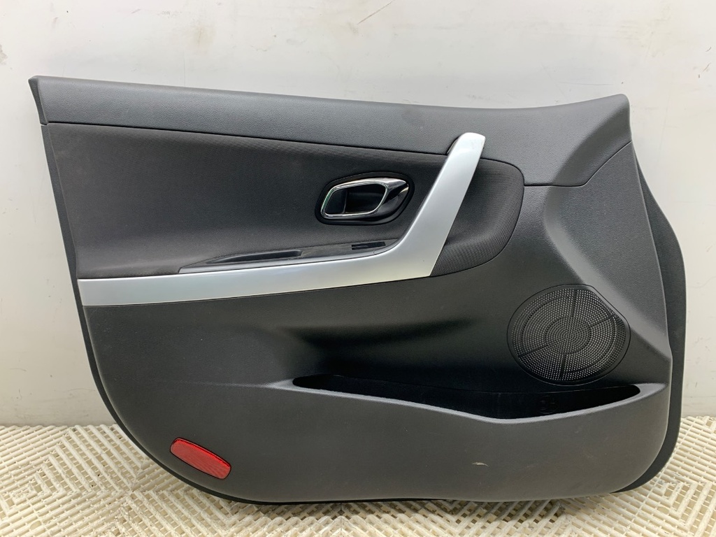 [STARK-861130] Panel de puerta delantero izquierdo KIA CEE'D Sportswagon (JD) 1.6 CRDi 136