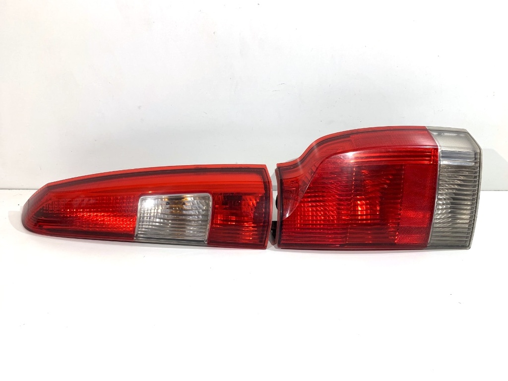 [STARK-865473] Piloto trasero derecho VOLVO V70 II (285) 2.3 T5 184 kW 1999-2004