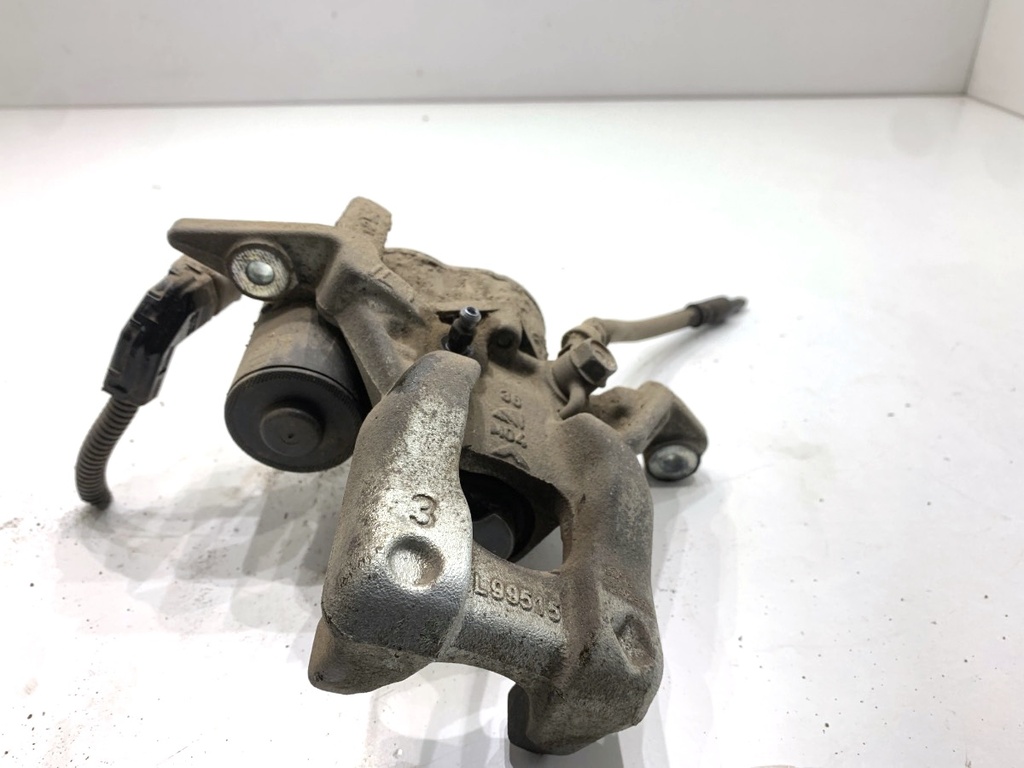 [STARK-886840] Pinza de freno trasera derecha TOYOTA YARIS CROSS (MXP_) 1.5 92 kW 2020-2022