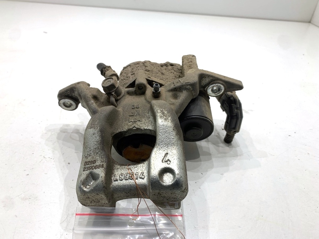 [STARK-886841] Pinza de freno trasera izquierda TOYOTA YARIS CROSS (MXP_) 1.5 92kW 2020-2022