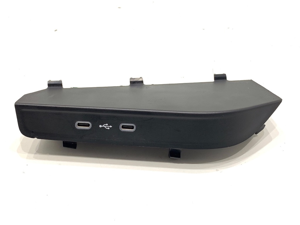 [STARK-891181] Puerto USB Skoda Kamiq (NW4) 1.5 TSI 110 kW 2019-2022