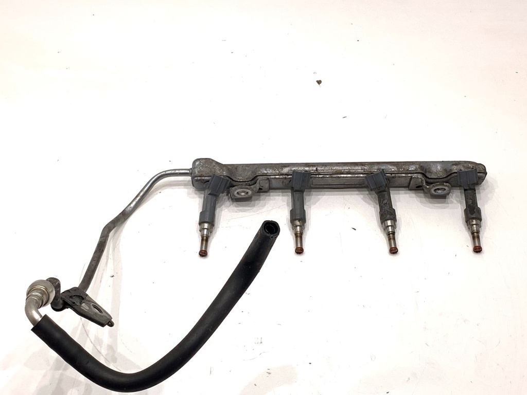 [STARK-908502] Rampa de inyectores Toyota Corolla Kombi (_E21_) 1.8 Hybrid (ZWE211) 2019-