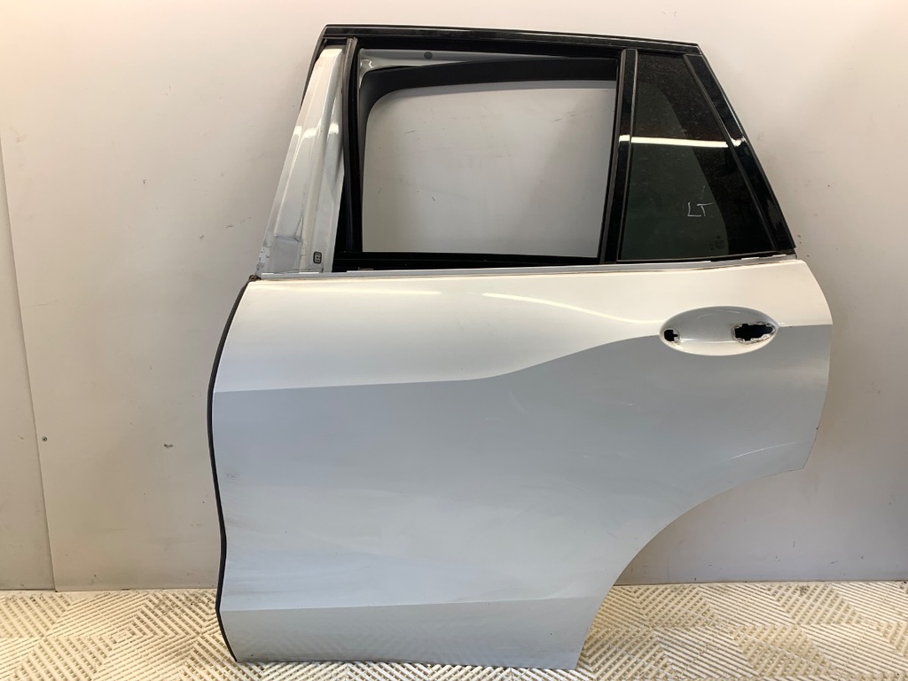 [STARK-887512] Puerta trasera izquierda BMW X5 (G05, F95) 2018-