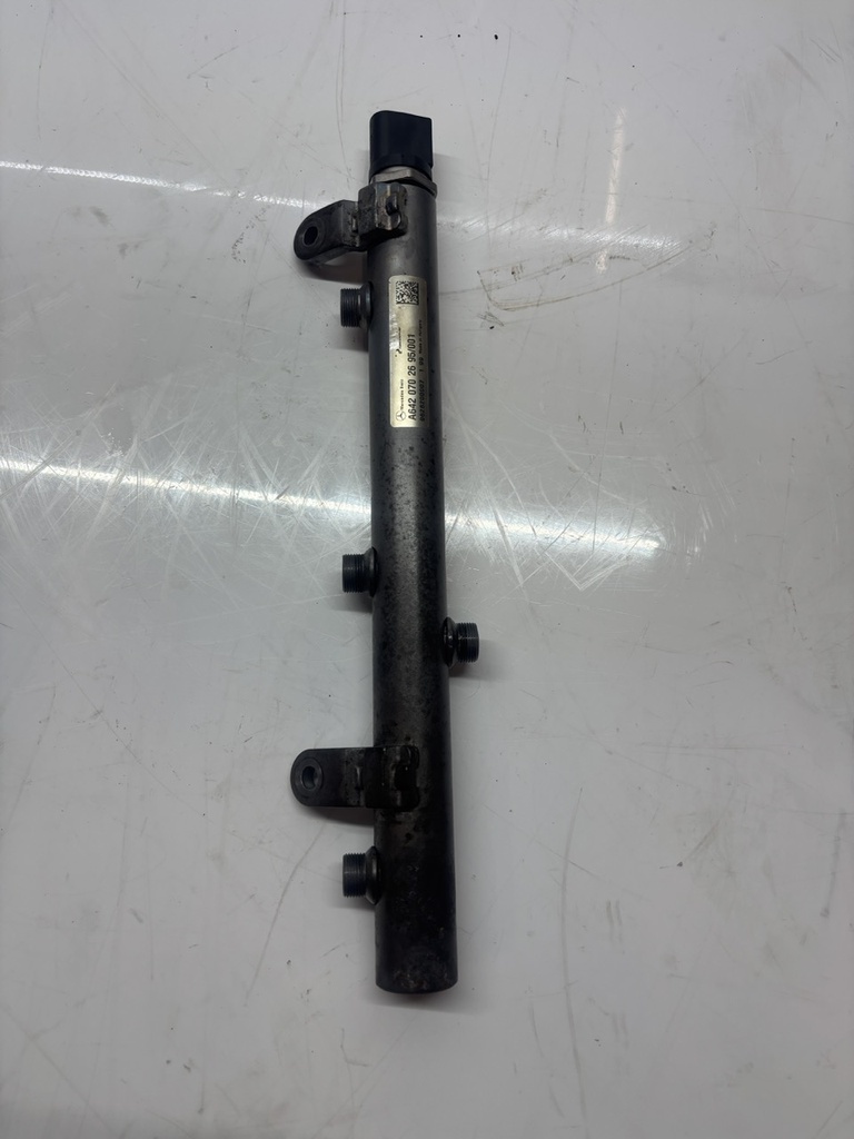 [MTD-495176] Tubo de raíl para Mercedes CLS C219 3.0 CDI OM642.920