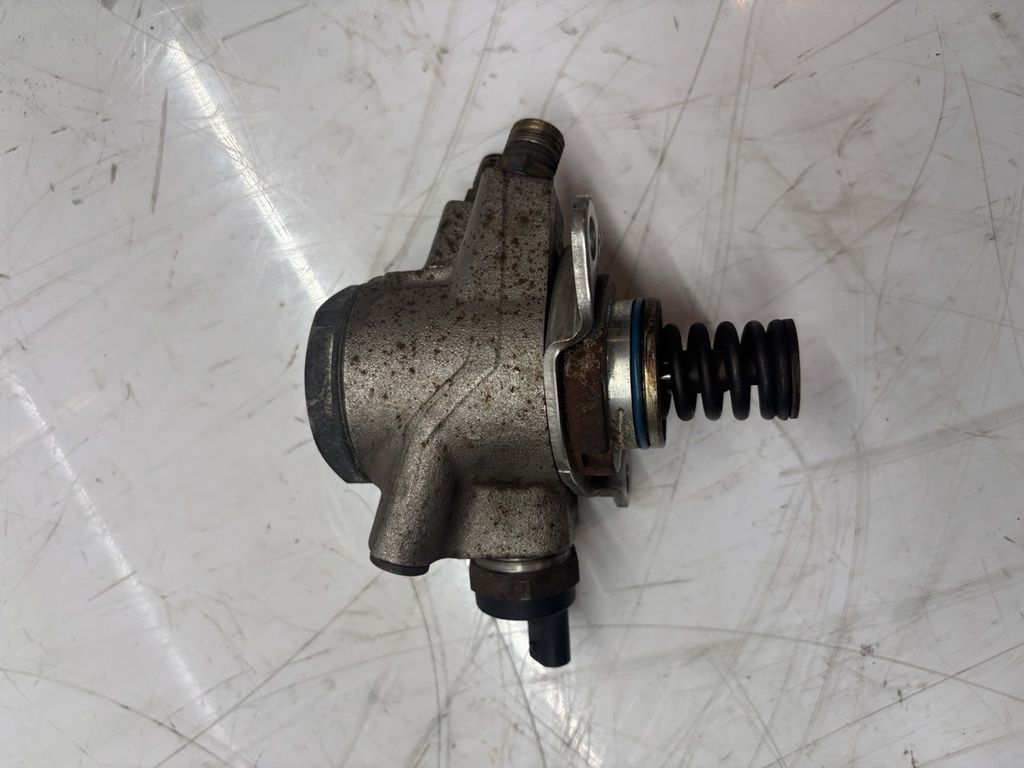 [MTD-495838] Bomba de combustible Audi Q7 4LB 3.0 TFSI quattro CJWC CJW 07L127026J
