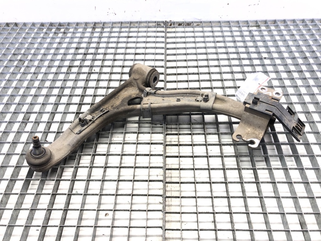 [STARK-597022] Paso de rueda delantero izquierdo Mercedes-Benz Clase B Sports Tourer (W246, W242) 2011-2018