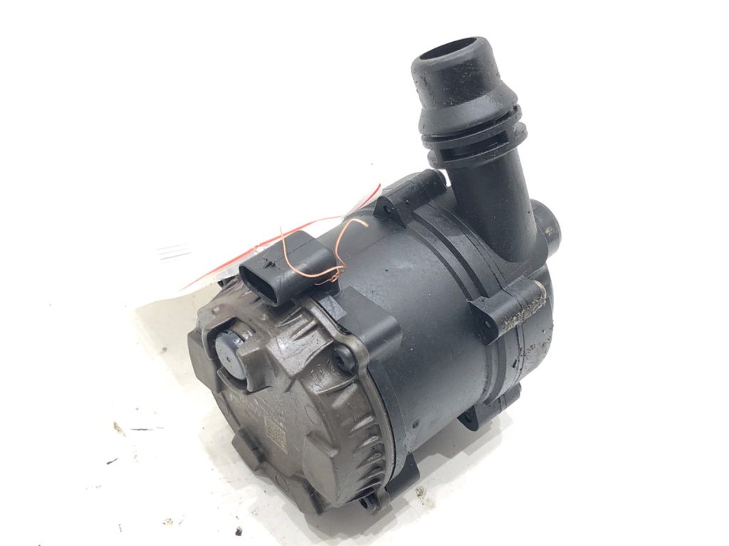 [STARK-647853] Bomba de agua adicional BMW Serie 5 (G30, F90) 540i xDrive 2016-2020