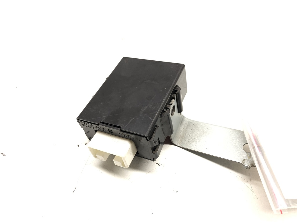 [STARK-434218] Módulo de puerta de enlace Toyota Land Cruiser 200 (_J2_) 5.7 V8 (URJ200) 280 kW 381 CV 2008-2022