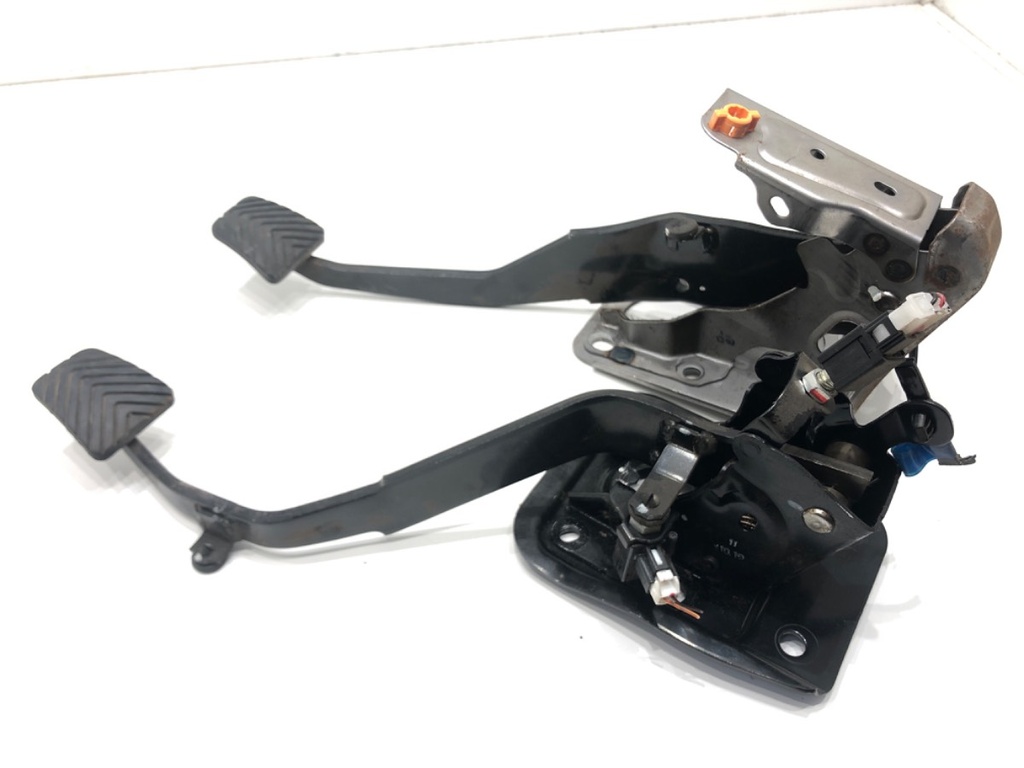 [STARK-686928] Pedales Mitsubishi Lancer VIII (CY_A, CZ_A) 2007-2022