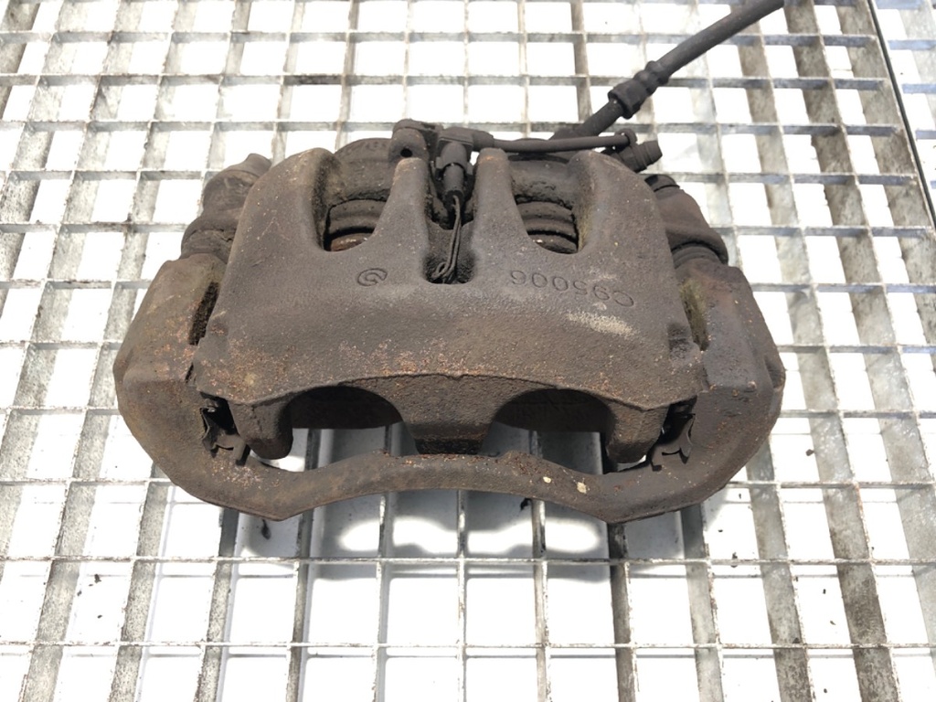 [STARK-685753] Pinza de freno delantera derecha MERCEDES-BENZ SPRINTER 3,5-t (B906) 2006-2022
