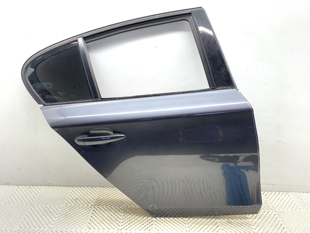 [STARK-692348] Puerta trasera derecha BMW 1 (E87) 2003-2013