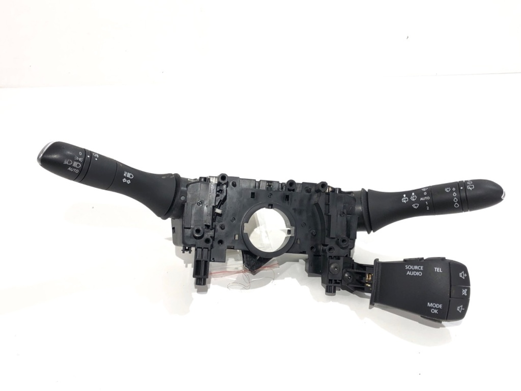 [STARK-764560] Combinado de luces Renault Megane IV liftback (B9A/M/N_) 1.6 TCe 205 (B9MV) 2015-2022