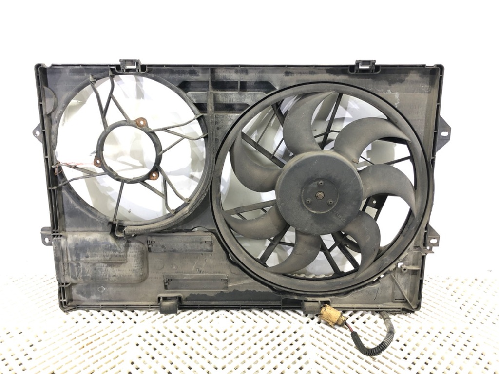 [STARK-797048] Ventilador del radiador VW Transporter V Autobus (7HB, 7HJ, 7EB, 7EJ) 2.5 TDI 2003-2015