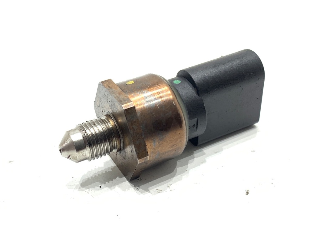 [STARK-812388] Sensor de presión de combustible Audi Q8 (4MN) 2018-2022 059906054K