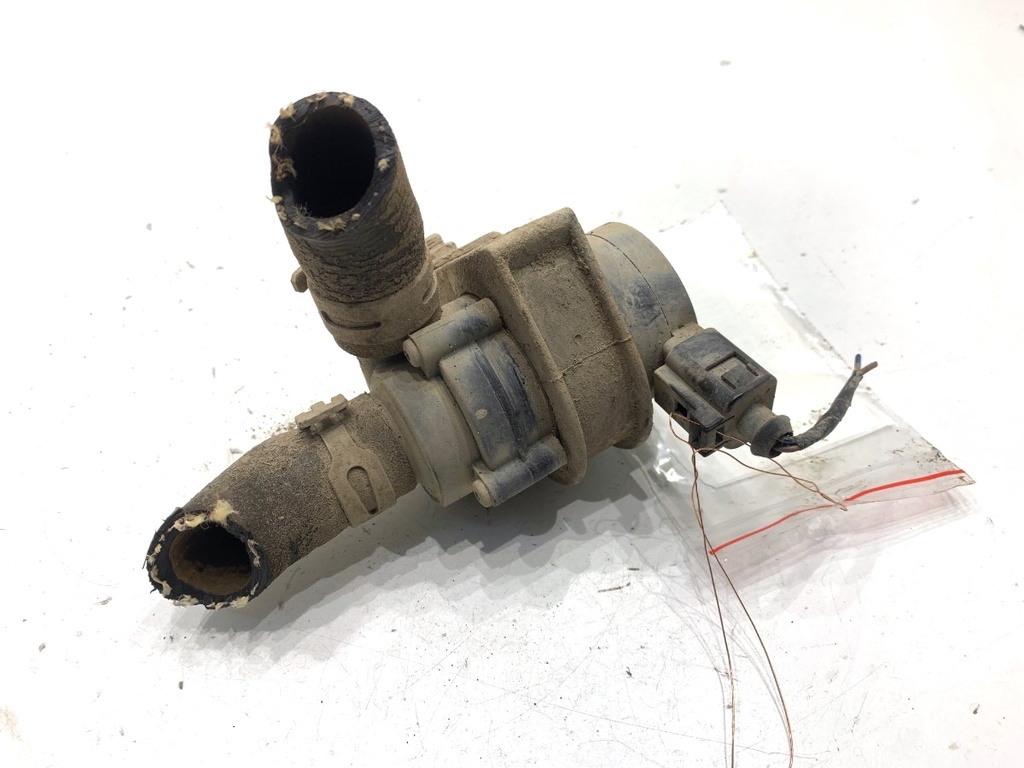 [STARK-826063] Bomba de agua adicional VW Transporter V Autobus (7HB, 7HJ, 7EB, 7EJ) 2003-2015