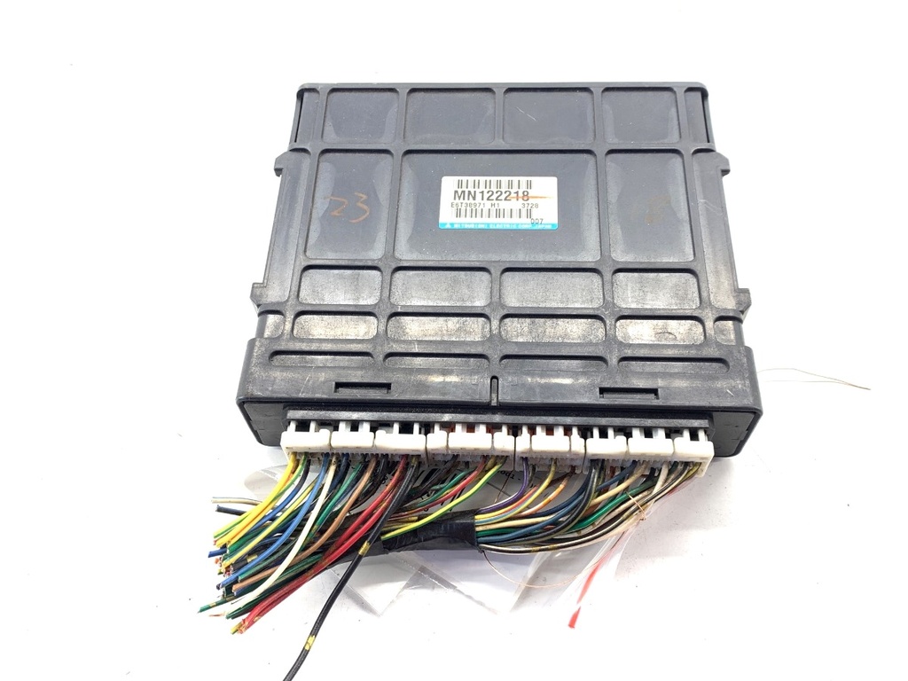 [STARK-827892] Unidad de control del motor Mitsubishi Outlander I (CU_W) 2.0 100 kW 2003-2006
