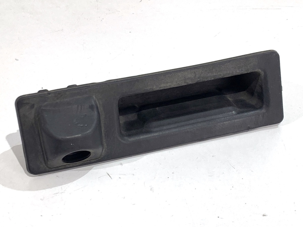 [STARK-829653] Maneta de portón trasero BMW X1 (F48) 2014-2022