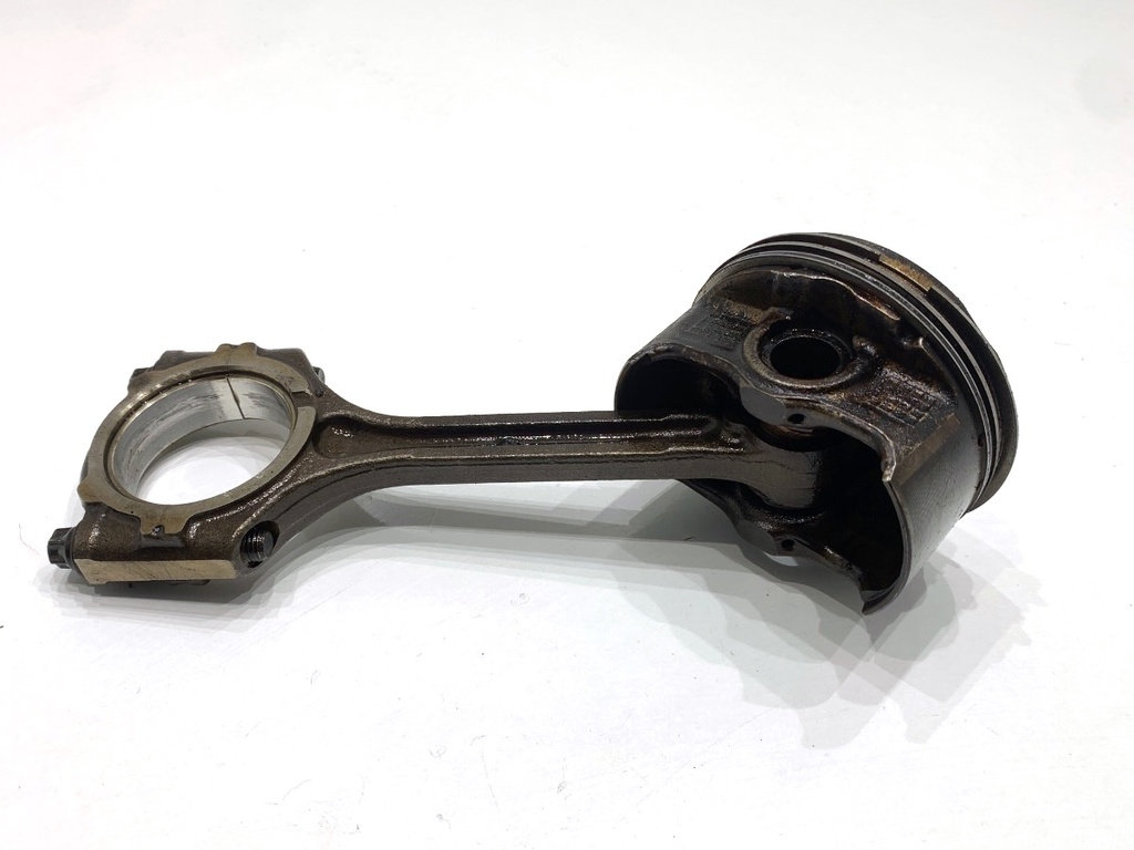 [STARK-833878] Pistón con biela HYUNDAI i20 II (GB, IB) 1.4 gasolina 2014-2022