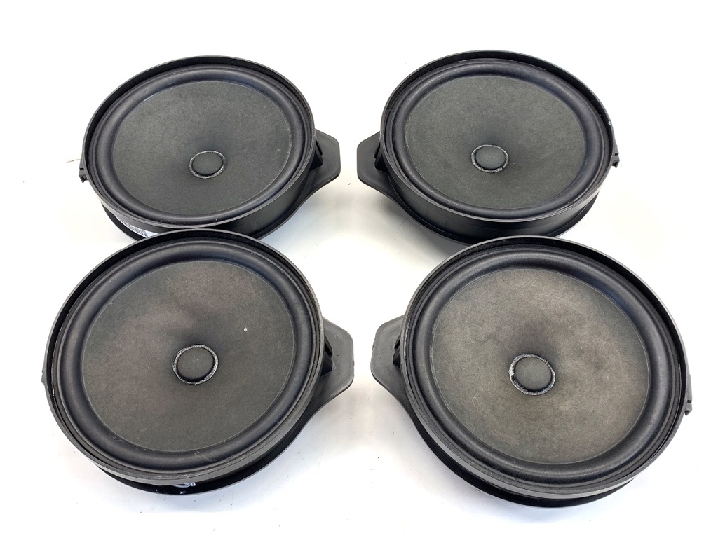 [STARK-837737] Altavoces Mercedes-Benz Clase A (W176) 2012-2018