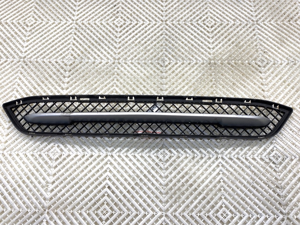 [STARK-849549] Rejilla de parachoques delantero BMW X1 (E84) 2009-2015