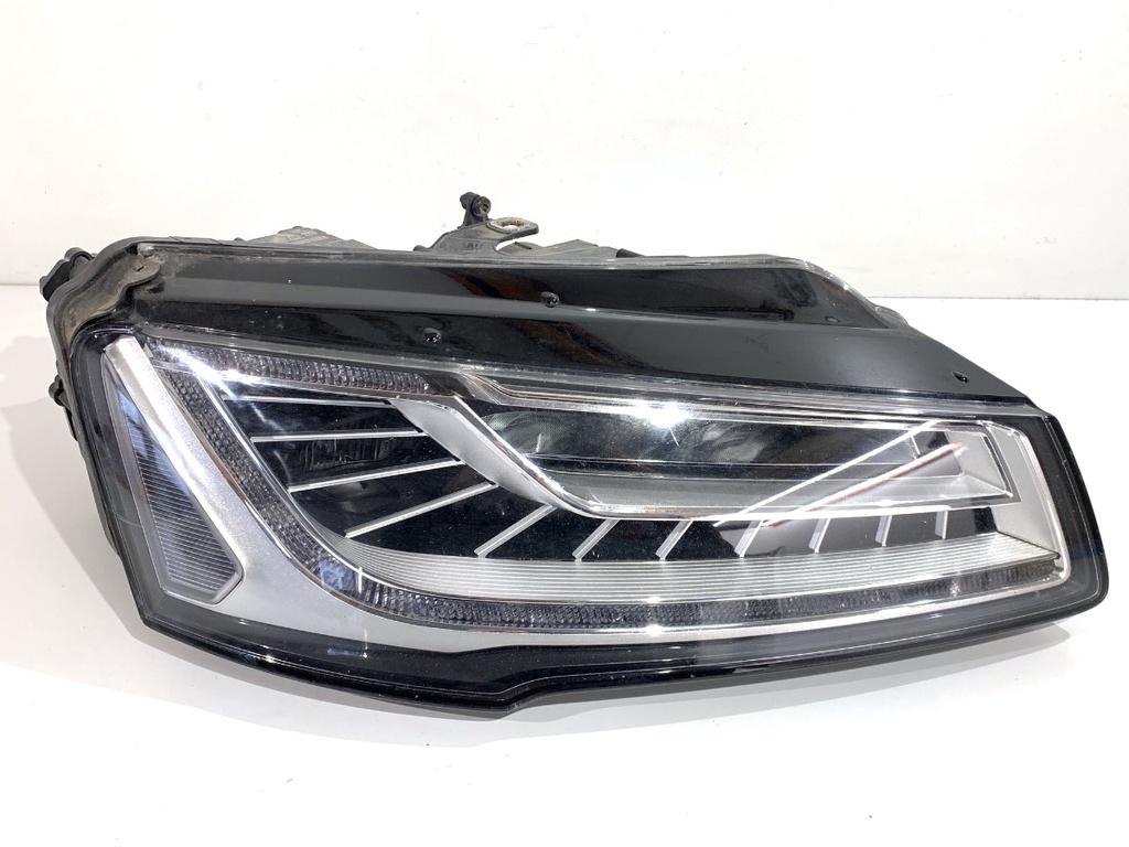 [STARK-875052] Faros delanteros derecho Audi A8 D4 (4H2, 4H8, 4HC, 4HL) 2009-2018