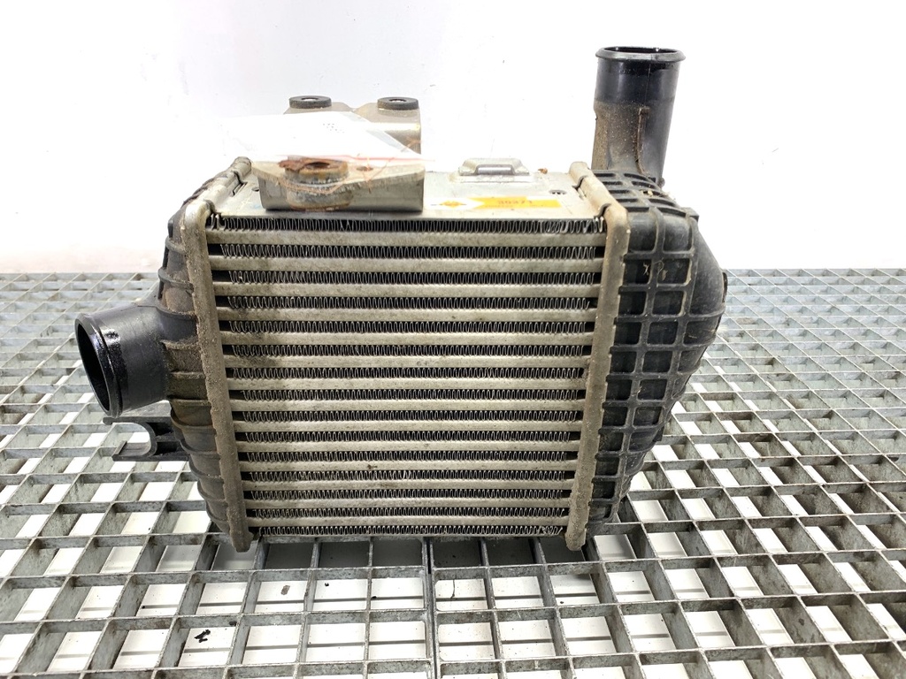 [STARK-866977] Intercooler HYUNDAI TUCSON (JM) 2.0 CRDi 100 kW 2006-2010