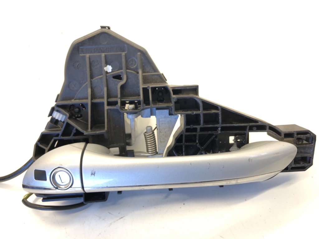 [STARK-882253] Manilla exterior de puerta delantera izquierda Mercedes-Benz Clase A (W169) 2004-2012