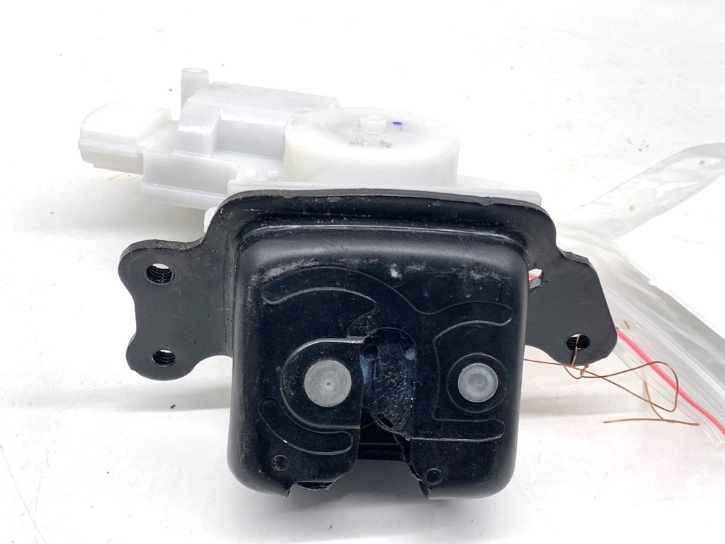 [STARK-886642] Cierre de portón trasero Toyota Yaris Cross (MXP_) 2020-2022