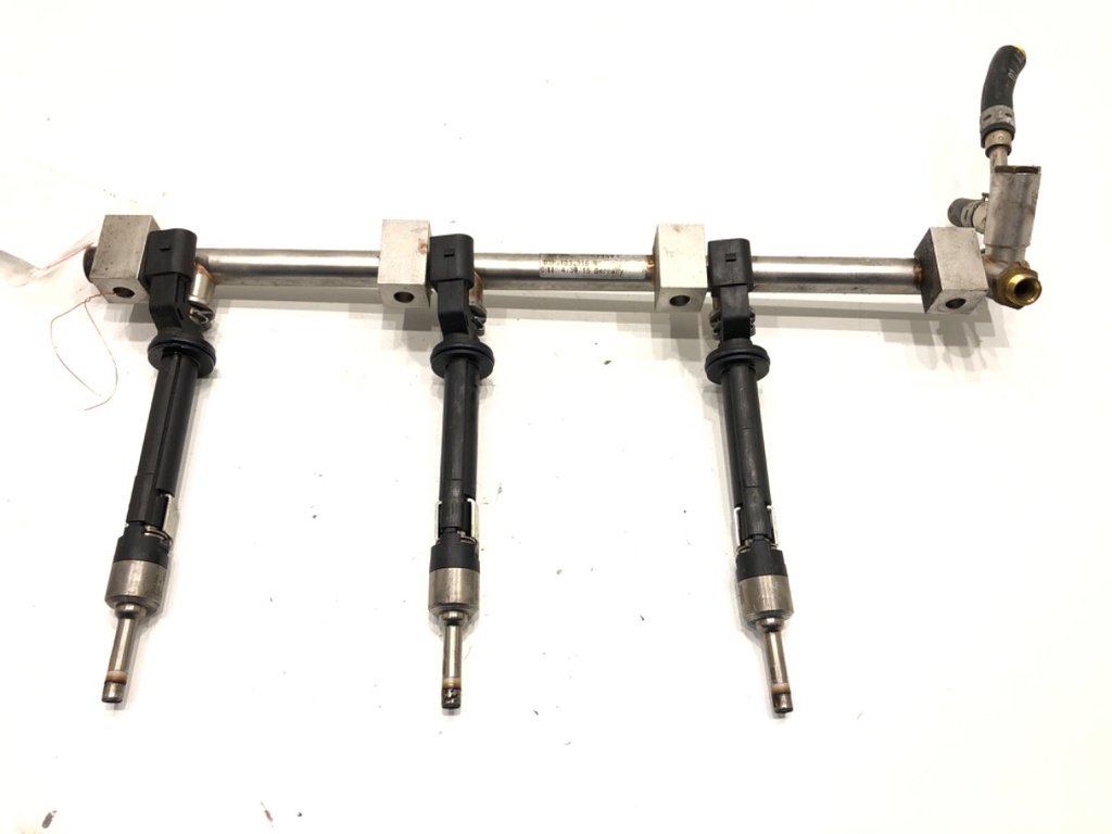 [STARK-894089] Riel de combustible VW Touareg (7P5, 7P6) 3.6 V6 FSI 206 kW 2010-2018